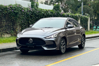 名爵 MG5 2021款 180DVVT CVT青春豪华版