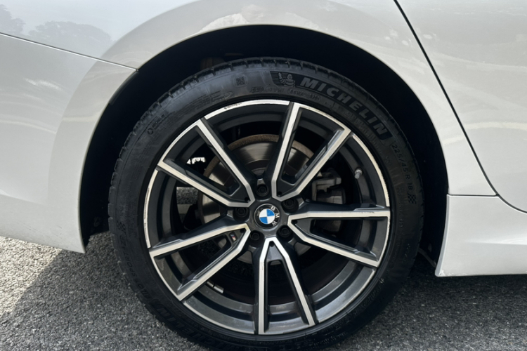 宝马3系 2021款 改款 320Li M运动套装车身外观6010