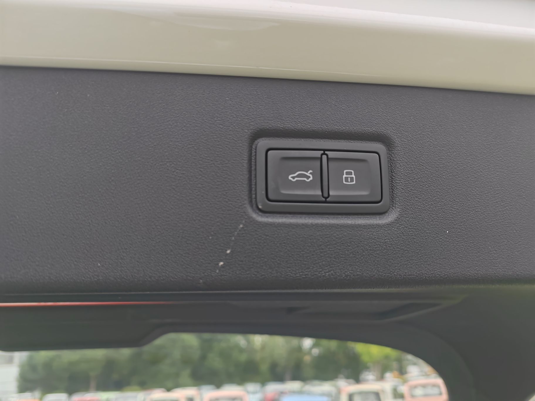 奥迪Q5 e-tron 2023款 40 e-tron 星耀型 锦衣套装