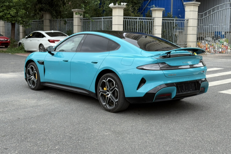 小米汽车 小米SU7 2024款 四驱Max创始版车身外观6003