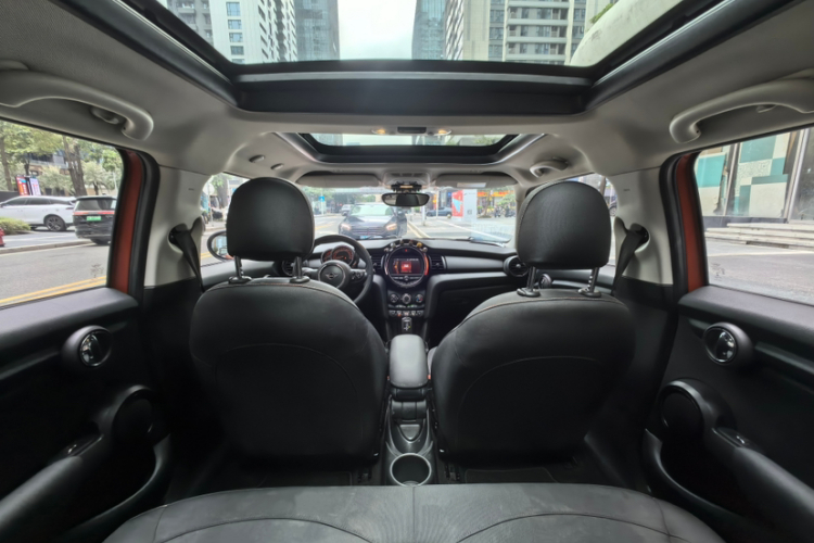 MINI 2019款 1.5T ONE 五门版中控内饰7008