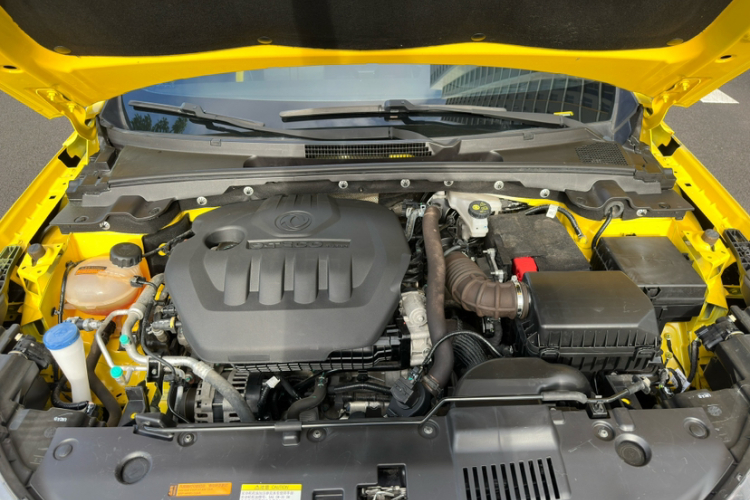 东风风神 奕炫 2021款 230T 自动追猎骑士版中控内饰7008