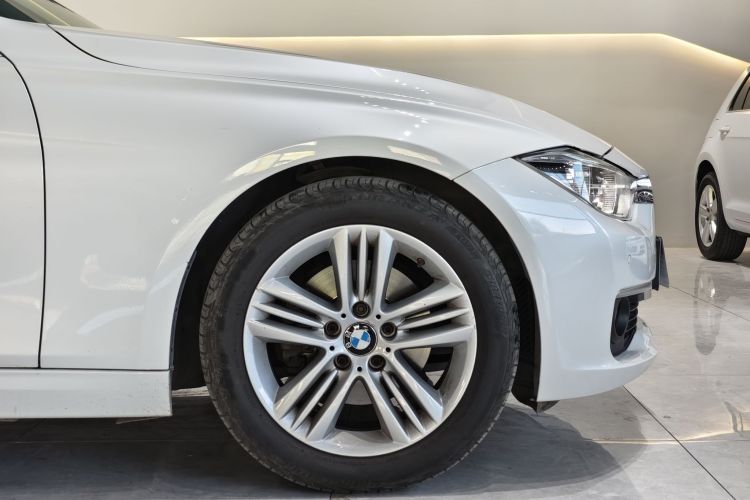 宝马3系 2018款 318Li车身外观6004