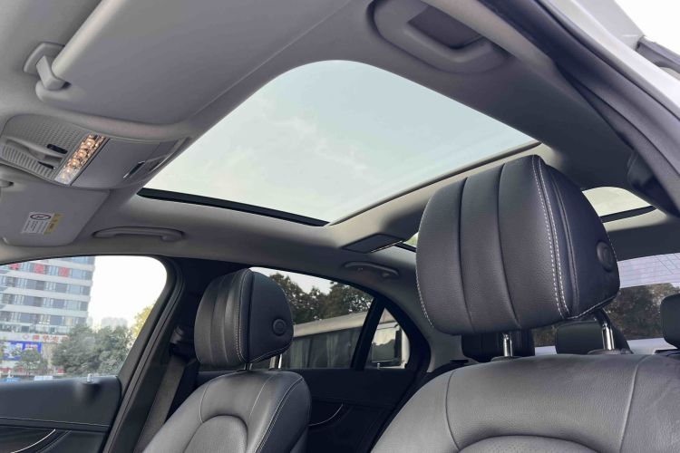 奔驰C级 2017款 改款 C 200 L 运动版中控内饰7009