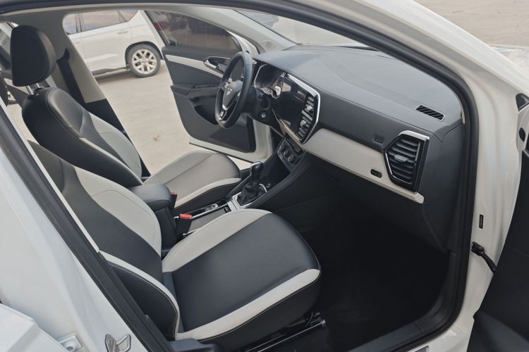 捷达VS5 2024款 280TSI 自动先锋版中控内饰7005