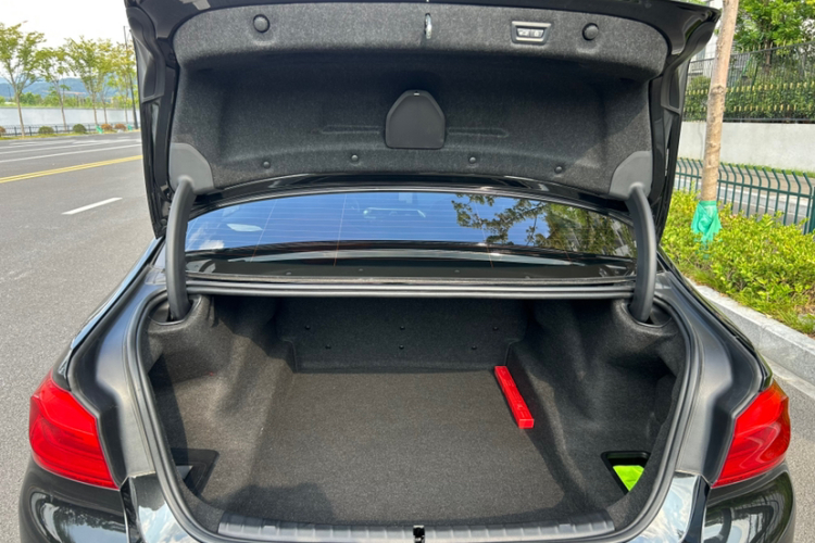 宝马5系 2019款 530Li 尊享型 M运动套装中控内饰7015