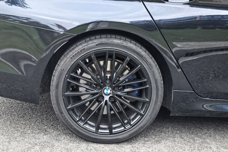 宝马5系(进口) 2020款 530i 风尚版 M运动套装车身外观6008