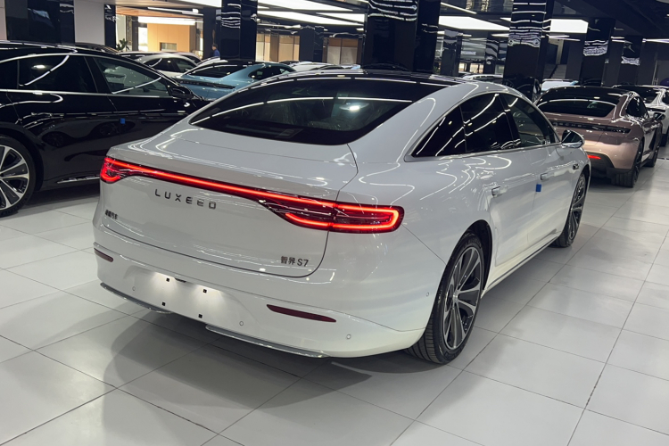 鸿蒙智行 智界S7 2024款 Pro车身外观6003