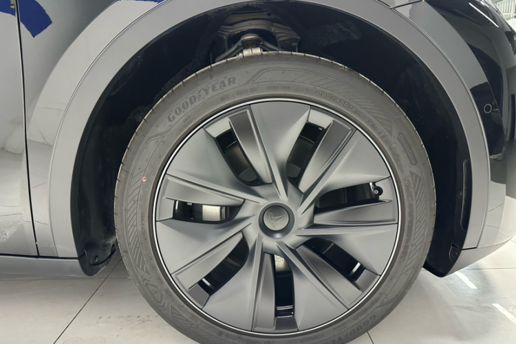 特斯拉 Model Y 2023款 后轮驱动版车身外观6006