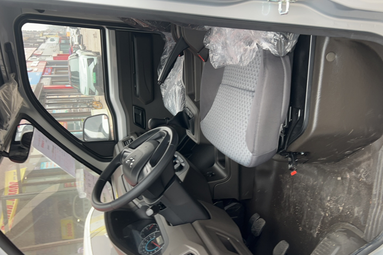 五菱汽车 五菱荣光新卡 2023款 2.0L双排加长版标准型LJM20B中控内饰7002