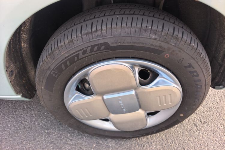 吉利银河 2024款 熊猫mini 200km 耐力熊中控内饰7006