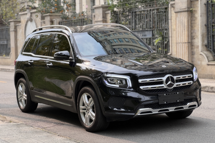 奔驰GLB 2023款 GLB 220 动感型车身外观6010