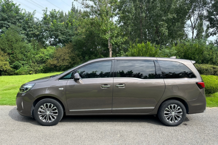 别克GL8 2020款 陆上公务舱 652T 豪华型车身外观6007