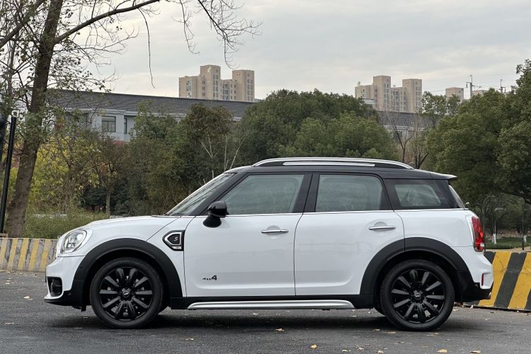 MINI Countryman 2018款 2.0T COOPER S ALL4 经典派车身外观6005