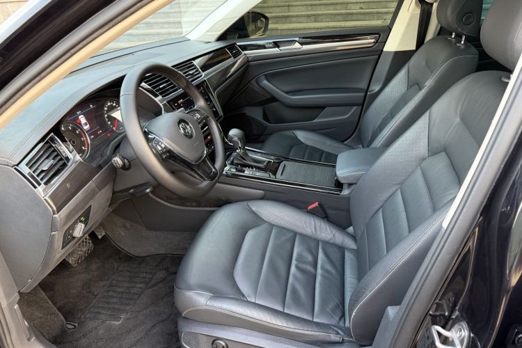 大众 辉昂 2018款 改款 380TSI 两驱商务版中控内饰7002