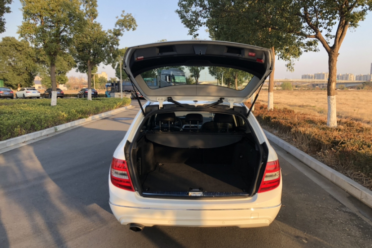 奔驰C级(进口) 2011款 C 200 时尚旅行版局部细节23