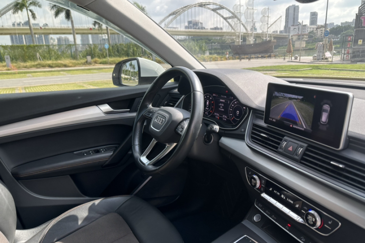 奥迪Q5L 2018款 40 TFSI 荣享时尚型 国V中控内饰7006