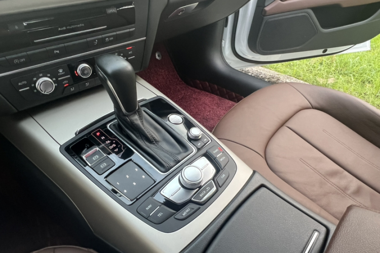 奥迪A7 2017款 35 TFSI 时尚型中控内饰7004