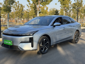 吉利银河 银河L6 2025款 EM-i 140km 星舰版