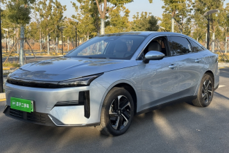 吉利银河 银河L6 2025款 EM-i 140km 星舰版