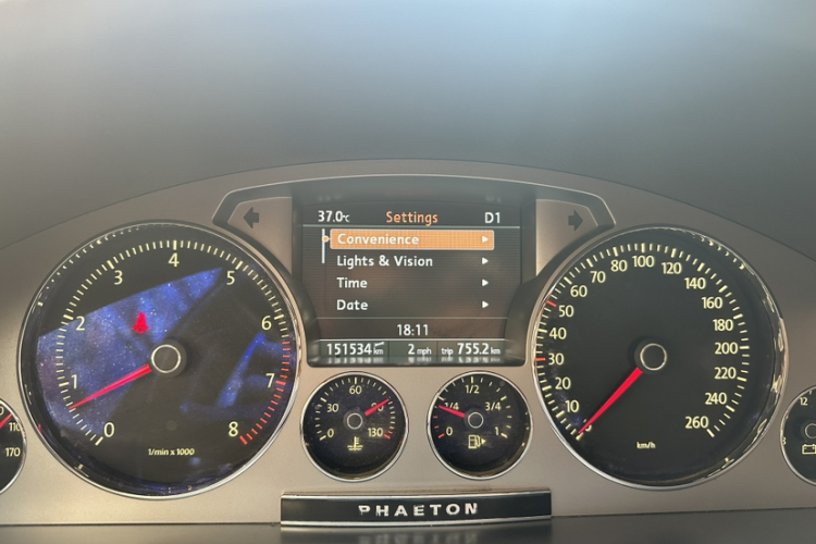 大众 辉腾 2014款 3.0L 行政型中控内饰15