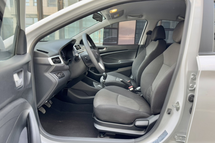 现代 瑞纳 2020款 1.4L 手动GL焕新版局部细节19