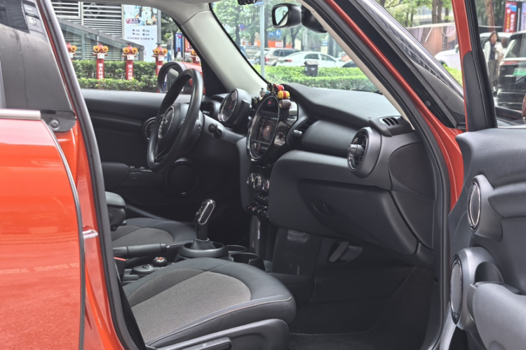 MINI 2019款 1.5T ONE 五门版中控内饰7003