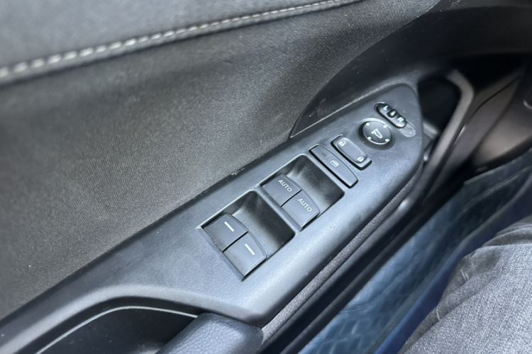 本田 思域 2019款 220TURBO 手动劲控版 国VI中控内饰7002