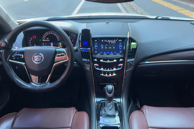 凯迪拉克ATS-L 2014款 25T 舒适型中控内饰7005