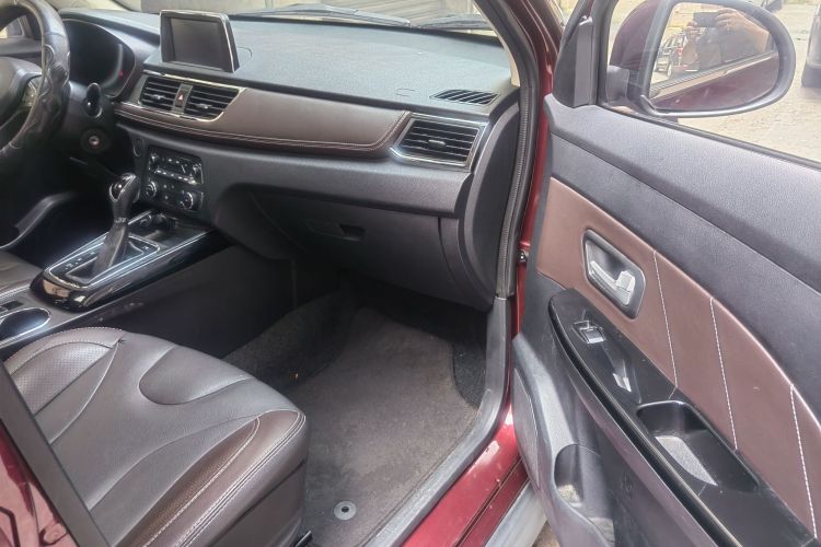 东风风光 风光370 2018款 S370 1.5L CVT豪华型 5座中控内饰7005