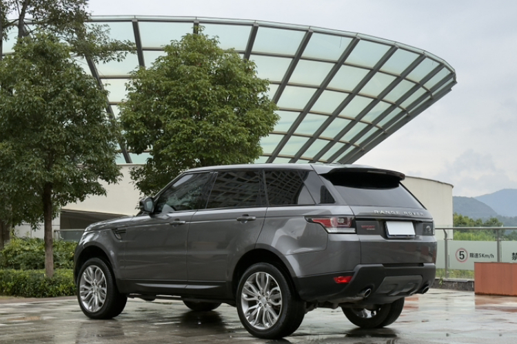 路虎 揽胜运动版 2016款 3.0 SC V6 HSE DYNAMIC车身外观6009