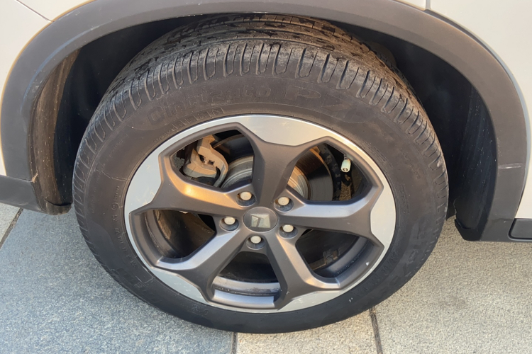 宝骏RM-5 2019款 1.5T CVT 24小时在线豪华型 7座车身外观6009