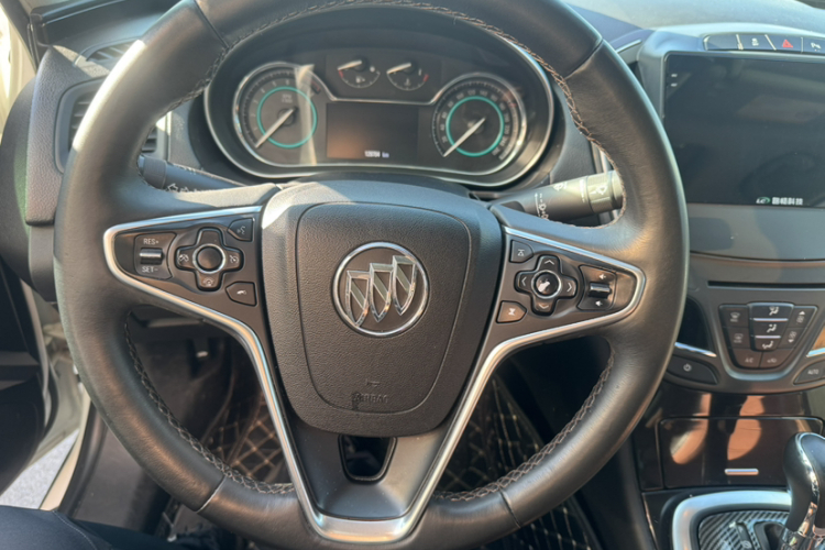 别克 君威 2014款 GS 2.0T 豪情运动版中控内饰7002