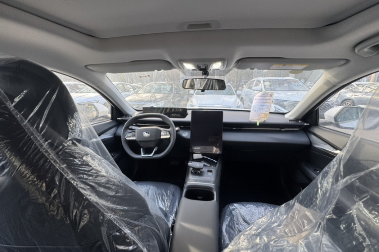 长安 逸动 2025款 蓝鲸 1.5T 500Bar尊贵型中控内饰7001