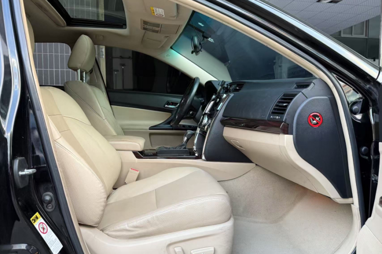 丰田 锐志 2012款 2.5V 风度菁英炫装版中控内饰7002