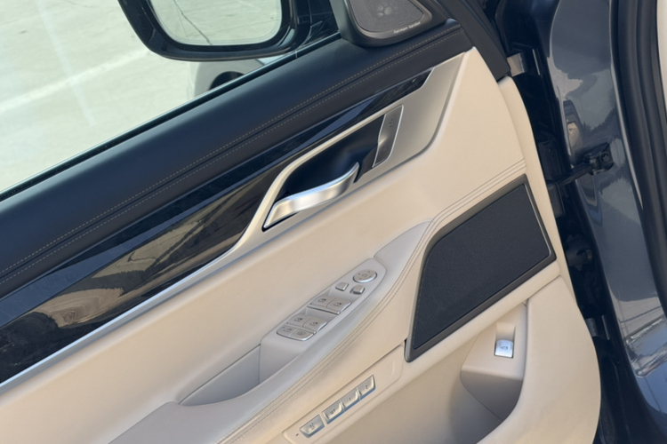 宝马7系 2016款 730Li 豪华型中控内饰7006