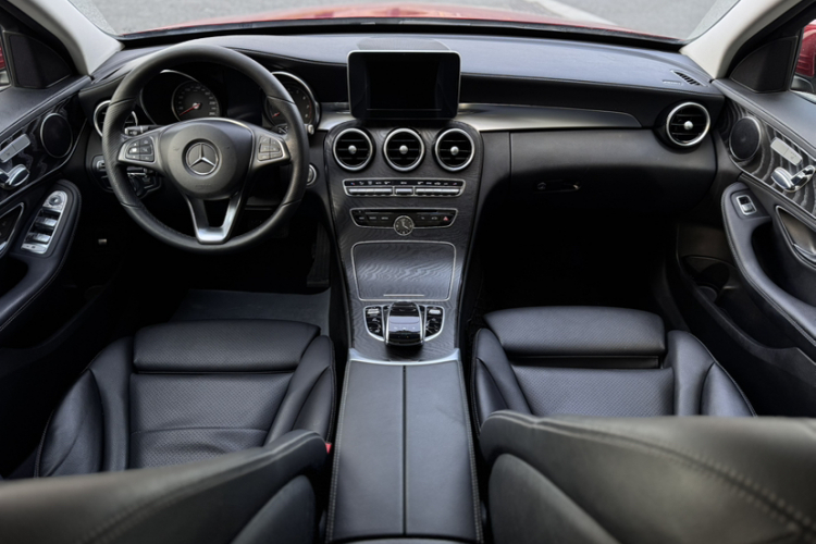 奔驰C级 2018款 C 200 L 运动版中控内饰7002