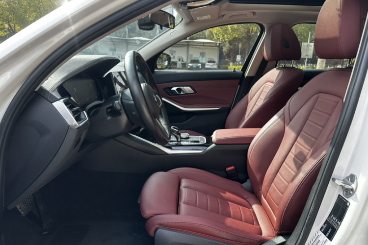 宝马3系 2021款 改款 320Li M运动套装中控内饰7009