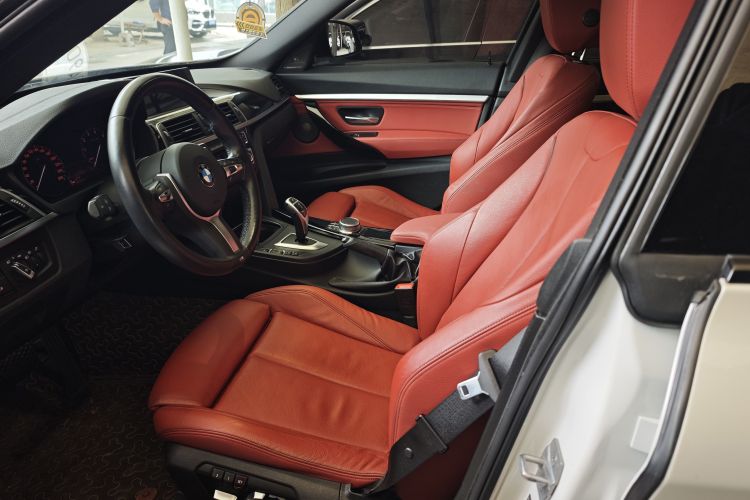 宝马3系GT 2020款 320i M运动曜夜版中控内饰7004