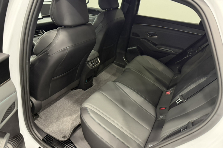 比亚迪 秦L 2024款 DM-i 80KM领先型中控内饰7004