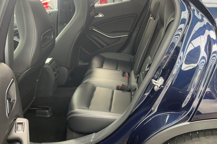 奔驰GLA 2018款 GLA 200 时尚型中控内饰7001