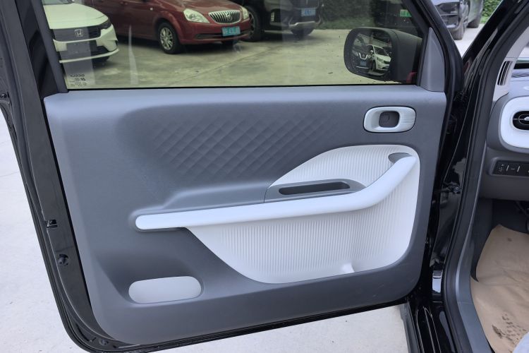 吉利银河 2025款 210km 熊猫卡丁局部细节9002