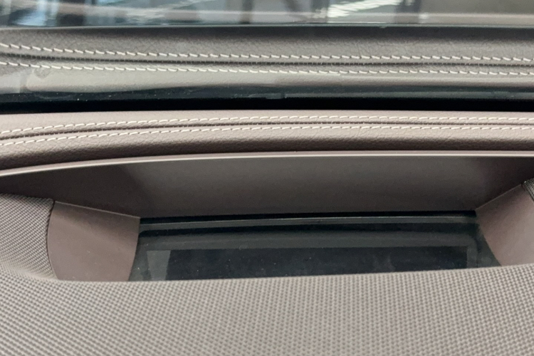 奔驰E级 2021款 E 300 L 尊贵型局部细节9004