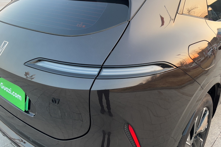 阿维塔07 2024款 Pro+增程版车身外观6008