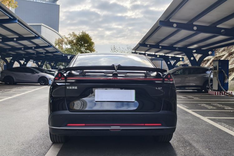 深蓝汽车 深蓝L07 2025款 530Ultra乾崑智驾ADS SE纯电版车身外观6007