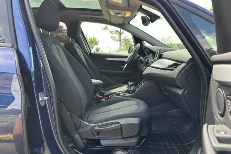 宝马2系旅行车 2016款 218i 领先型局部细节41