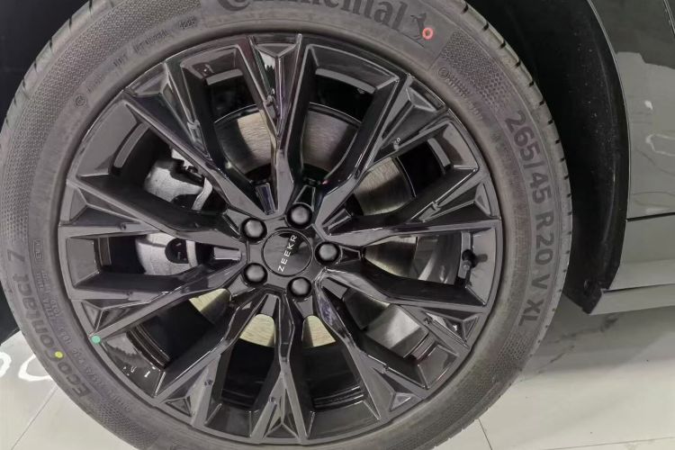 极氪7X 2025款 100kWh 长续航后驱智驾版车身外观6002