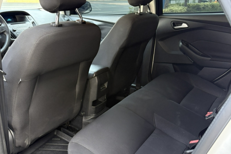 福特 福克斯 2015款 两厢 1.6L 自动舒适型中控内饰7001