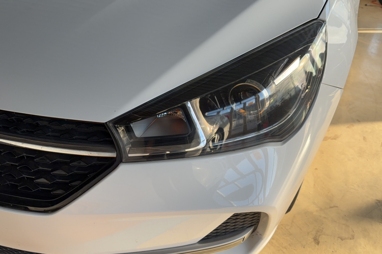 奇瑞 艾瑞泽5 2019款 改款PRO 1.5L 手动青春版 国VI局部细节36