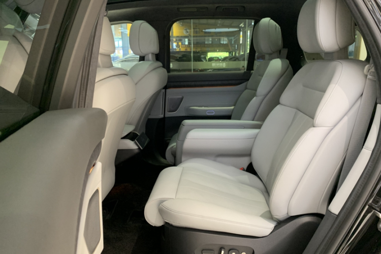 蔚来ES8 2023款 100kWh中控内饰7003